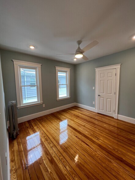 Building Photo - 11 Burnham St