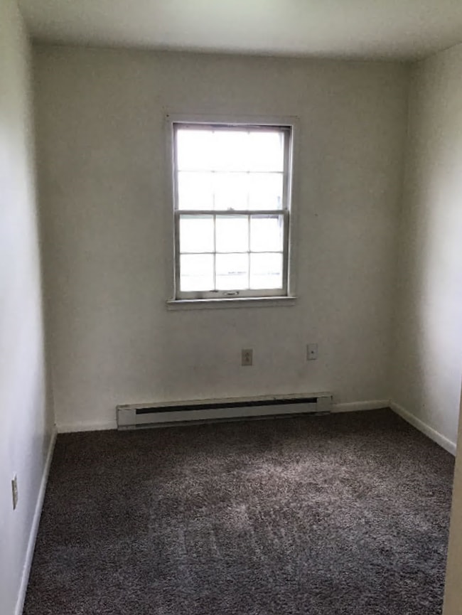 Building Photo - 3-Bedroom, 1-Bath Duplex on Mountain View Drive