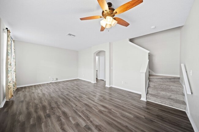 Building Photo - Beautiful 3 Bedroom, 2.5 bath townhouse for rent in Wesley Chapel.