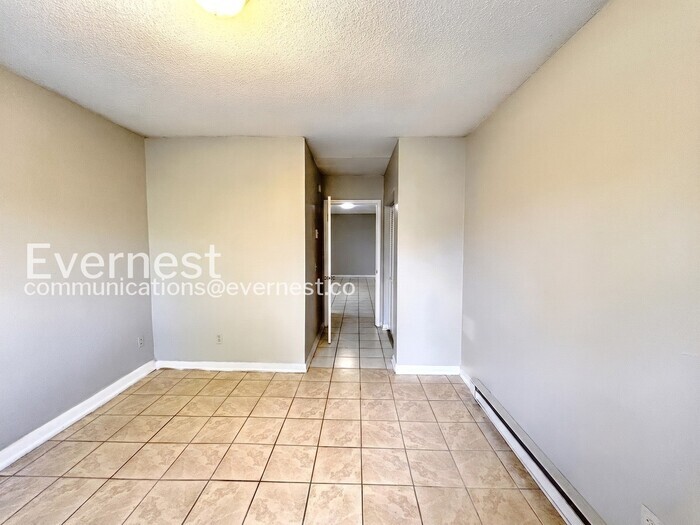 Building Photo - 1841 Dana Ln