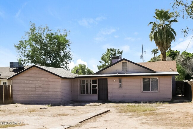 Building Photo - 6821 N 61st Ave
