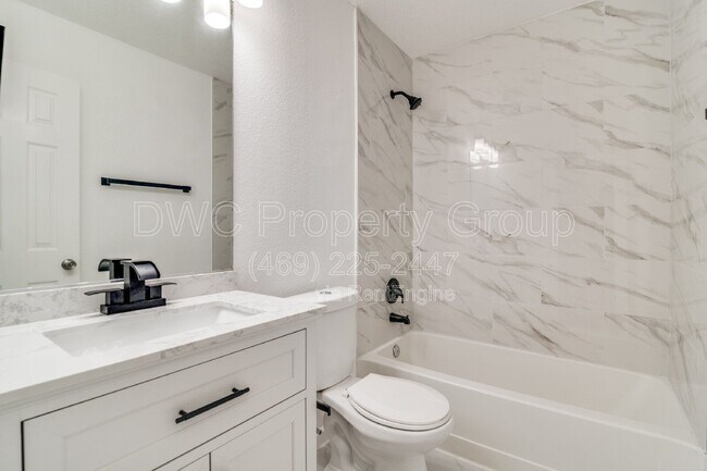 Building Photo - 1002 Manassas Dr