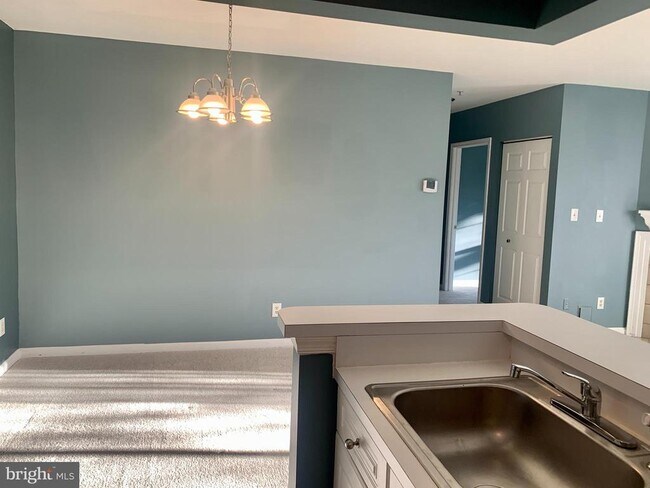 Building Photo - 20301 Beechwood Terrace