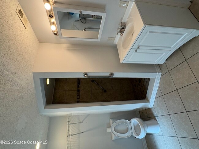 Building Photo - 313 Oleander Pl