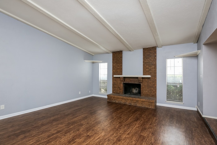 Building Photo - 7439 Oakmore Dr