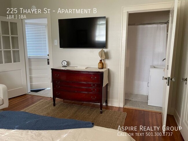 Building Photo - Charming, Furnished, Studio Apartment in C...