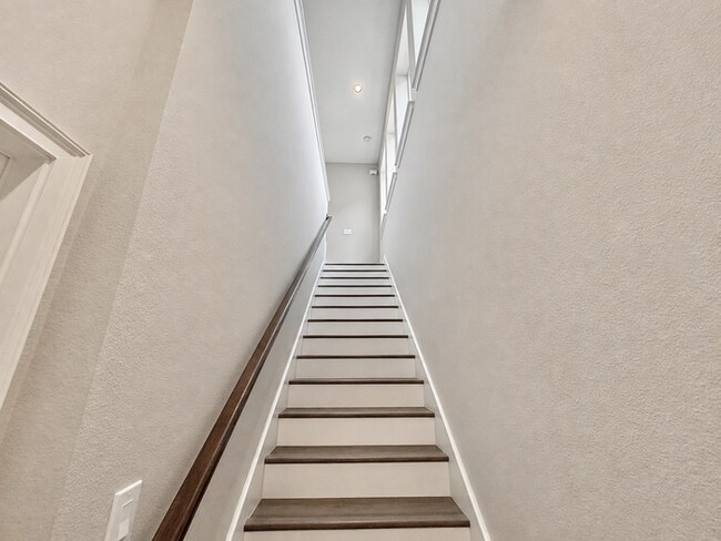 Building Photo - Updated 1-Bedroom Apartment in Laureate Park | Utilities Included