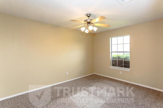 Building Photo - 5406 Shawn Dr