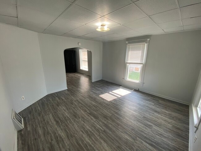 Building Photo - 215 Warrington Ave