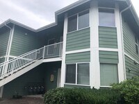 Building Photo - Walnut Grove 2 Bedroom, 2 Bath Condominium