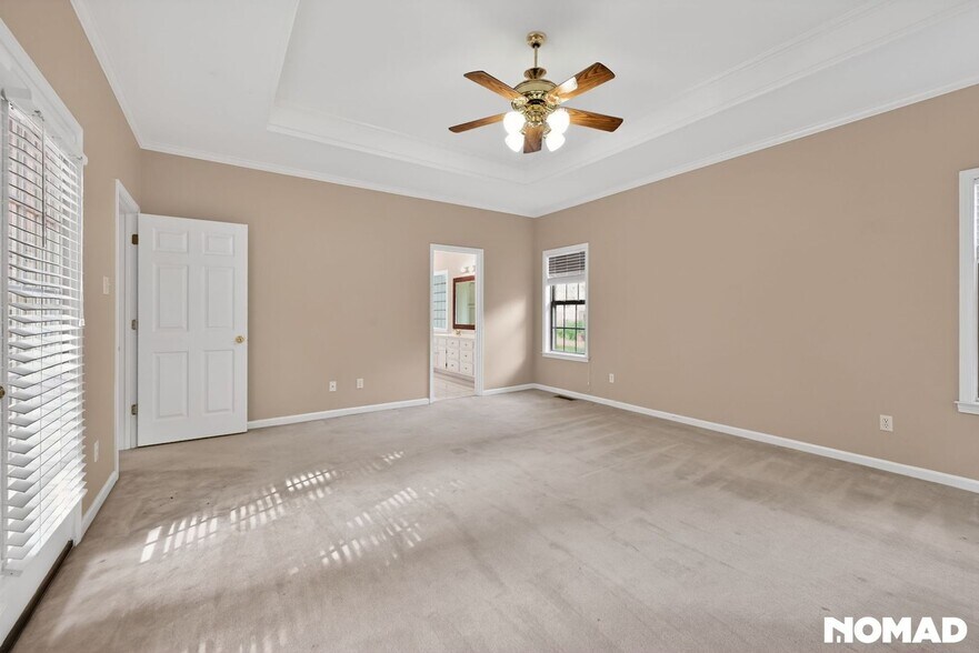 Building Photo - 1219 Loyola Dr