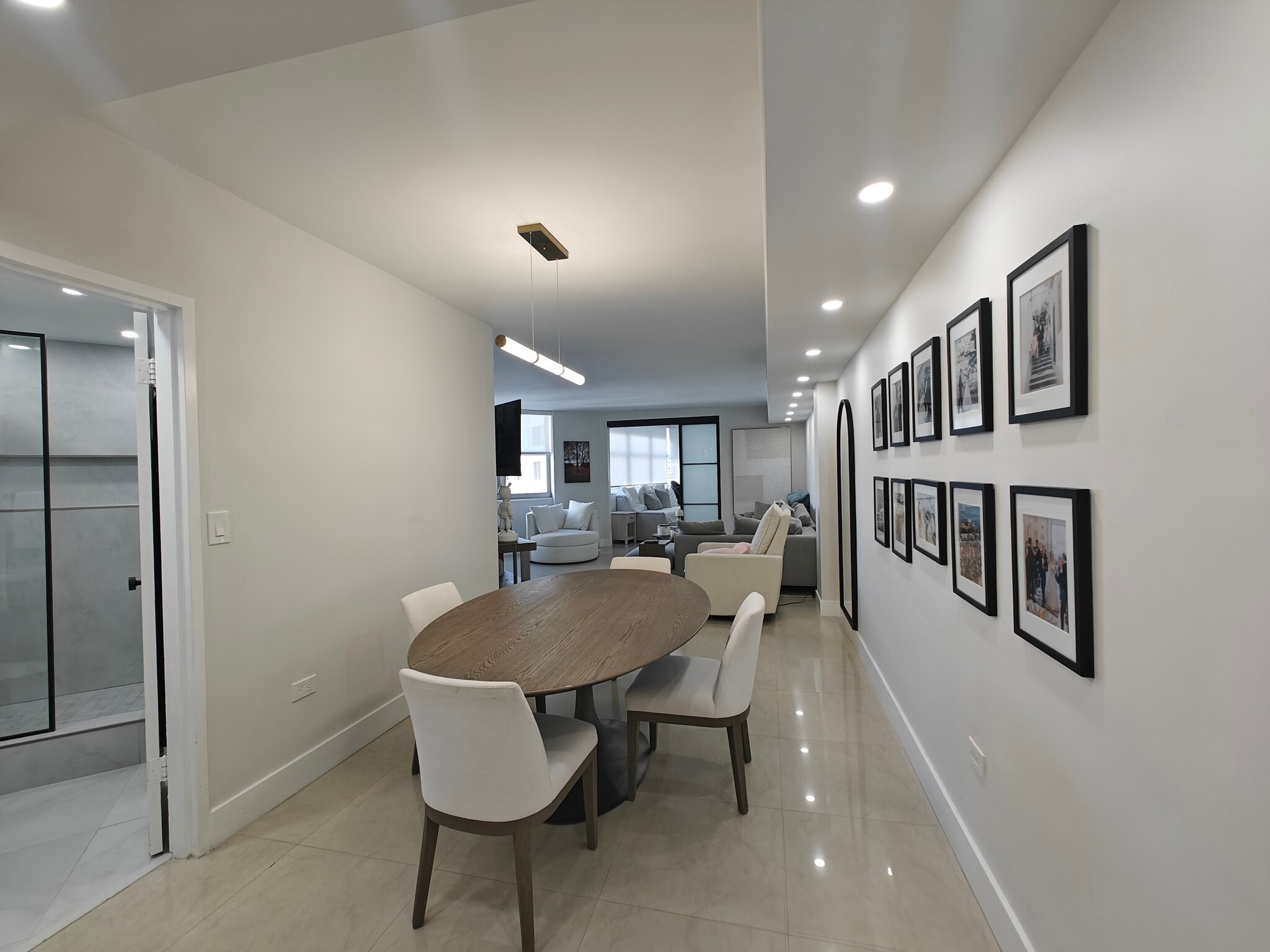 Building Photo - 825 Brickell Bay Dr