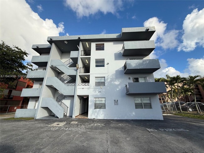 Building Photo - 495 NW 72nd Ave