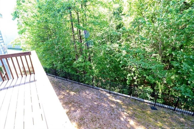 Building Photo - 240 Mystwood Hollow Cir