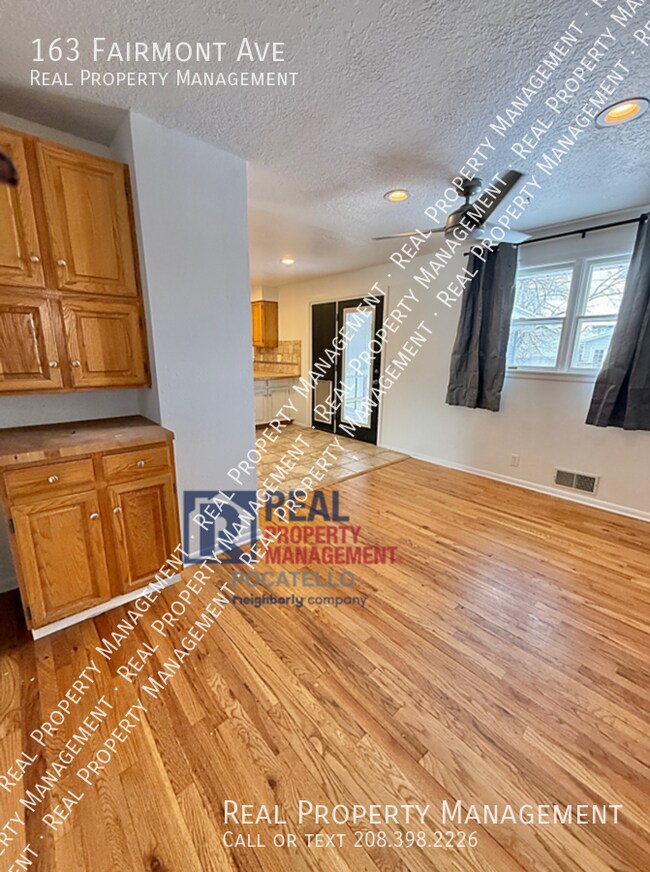 Building Photo - 163 Fairmont Ave