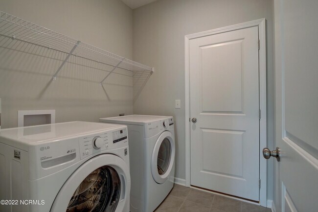 Building Photo - 4409 Finch Ln