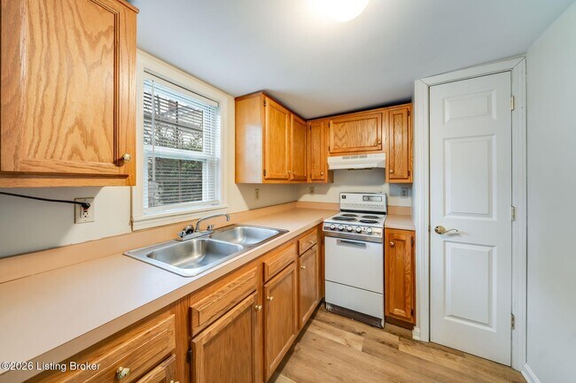 Building Photo - 1612 Ellwood Ave