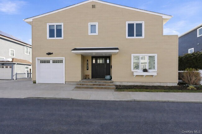 Building Photo - 14 Vinton St