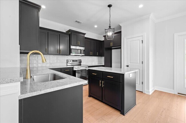 Building Photo - 70 Owens Rd