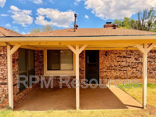 Building Photo - 105 N Eastgate Dr