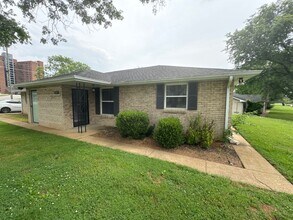 Building Photo - Newly Renovated Home in a Prime Location!