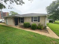 Building Photo - Newly Renovated Home in a Prime Location!