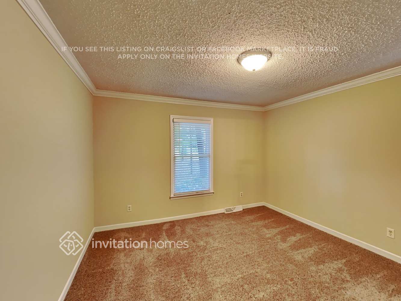 Building Photo - 10225 Woodview Cir