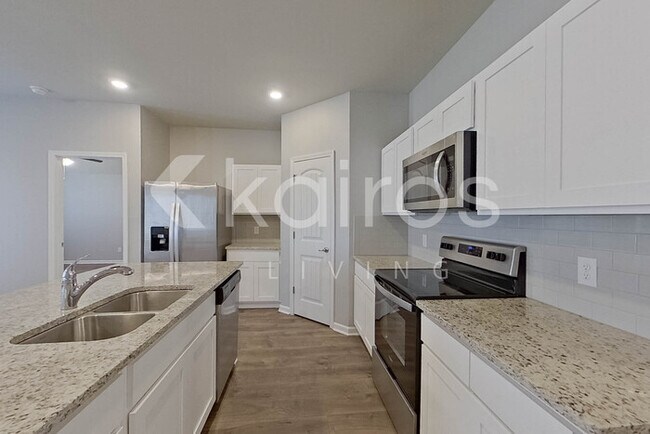 Building Photo - 417 Mango Dr