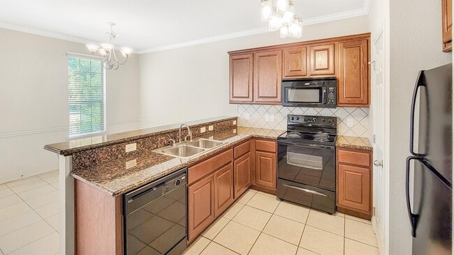 Building Photo - 168 Forest Dr