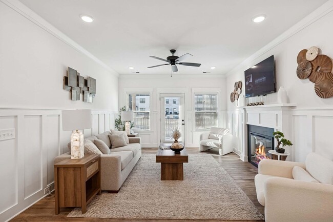 Building Photo - The Emerson at Commonwealth