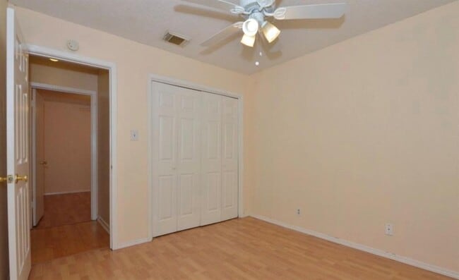 Building Photo - 10801 Lanshire Dr
