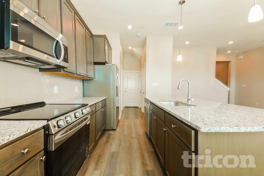 Building Photo - 5408 Sandstone Dr