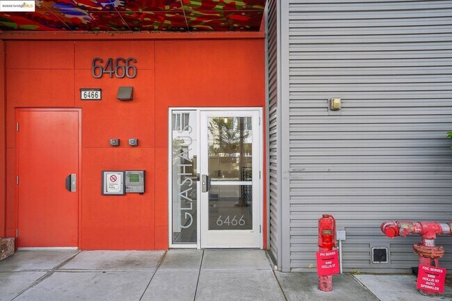Building Photo - 6466 Hollis St