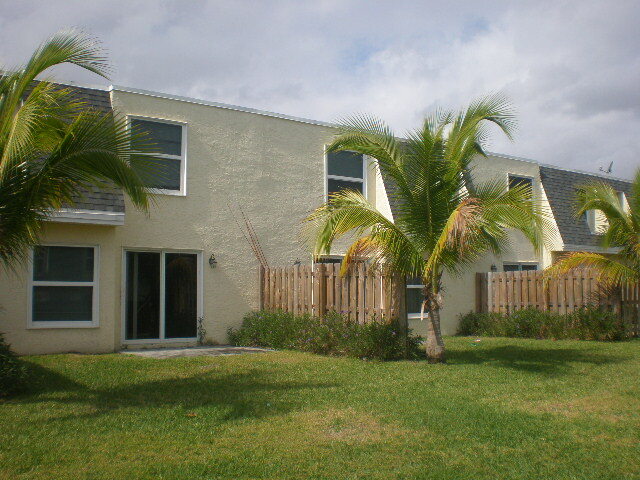 Building Photo - 519 SW 1st Ct