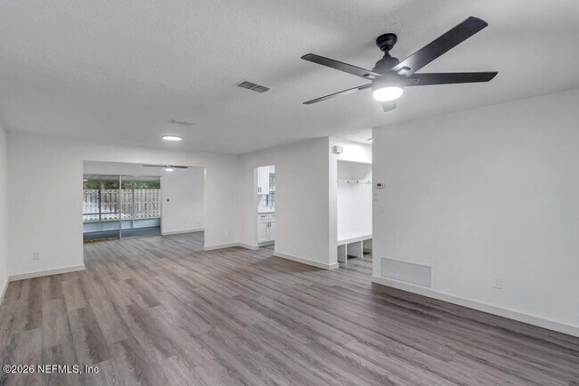 Building Photo - 407 Cassandra Ln