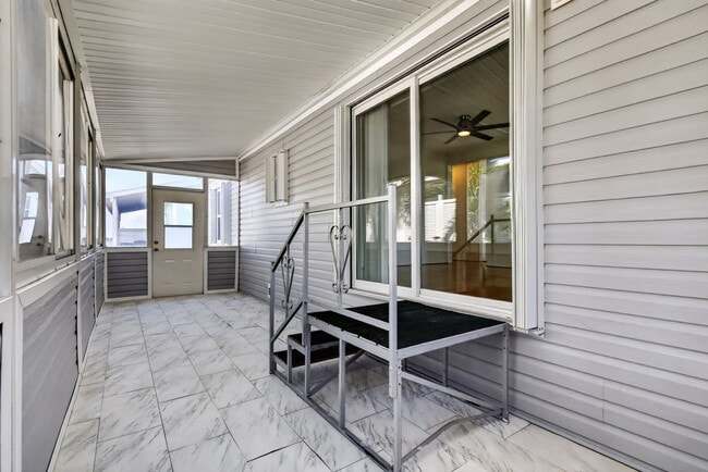 Building Photo - 65 Relaxed Cir