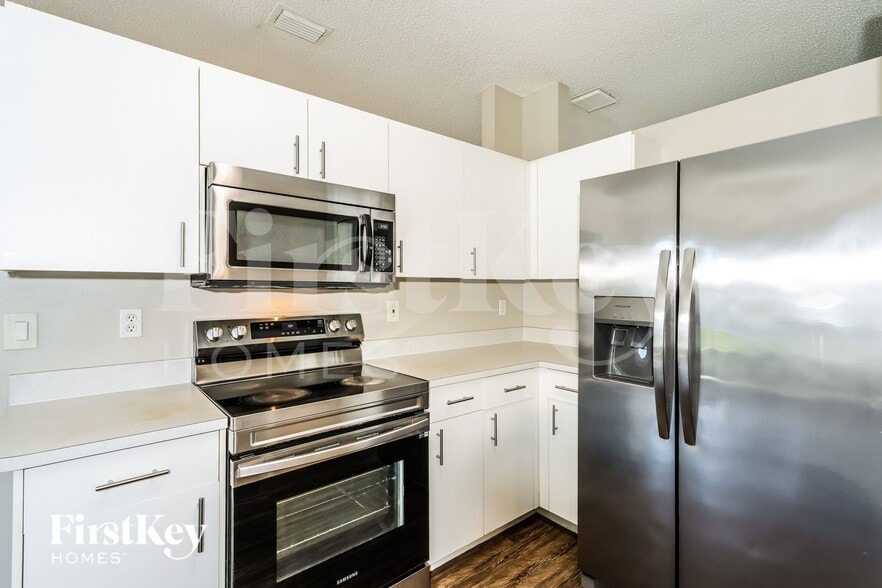 Building Photo - 2242 Mantilla Ave SE