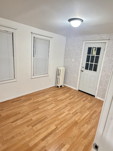 Building Photo - 449 New Market St