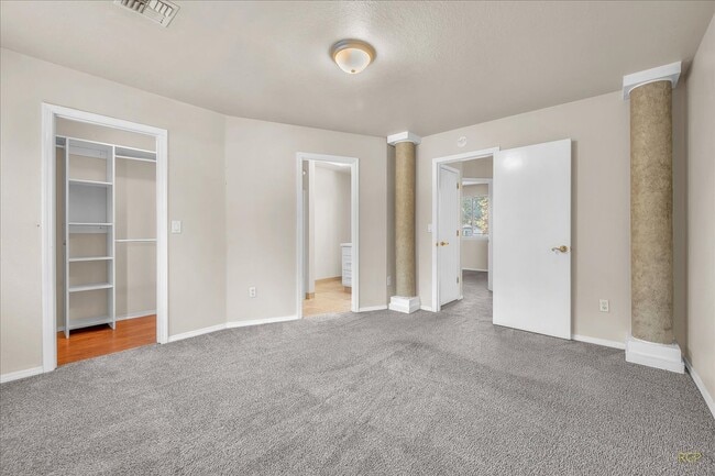 Building Photo - 14995 SW Daphne Ct