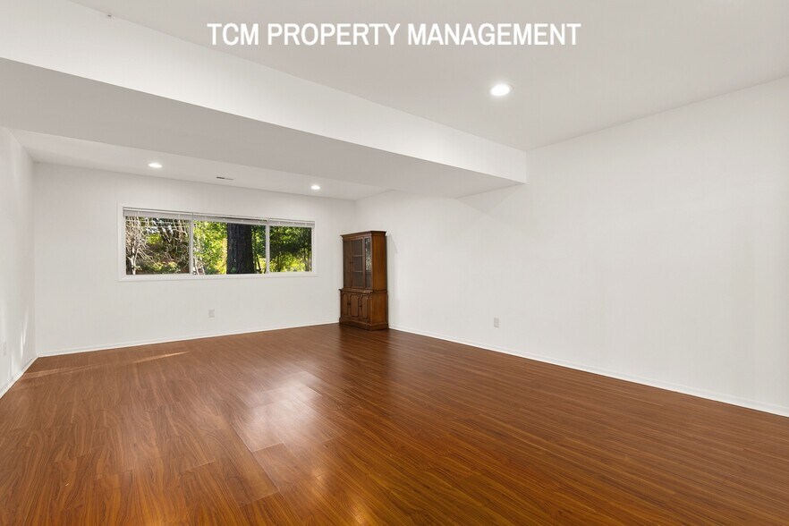 Building Photo - 15703 Midvale Ave N