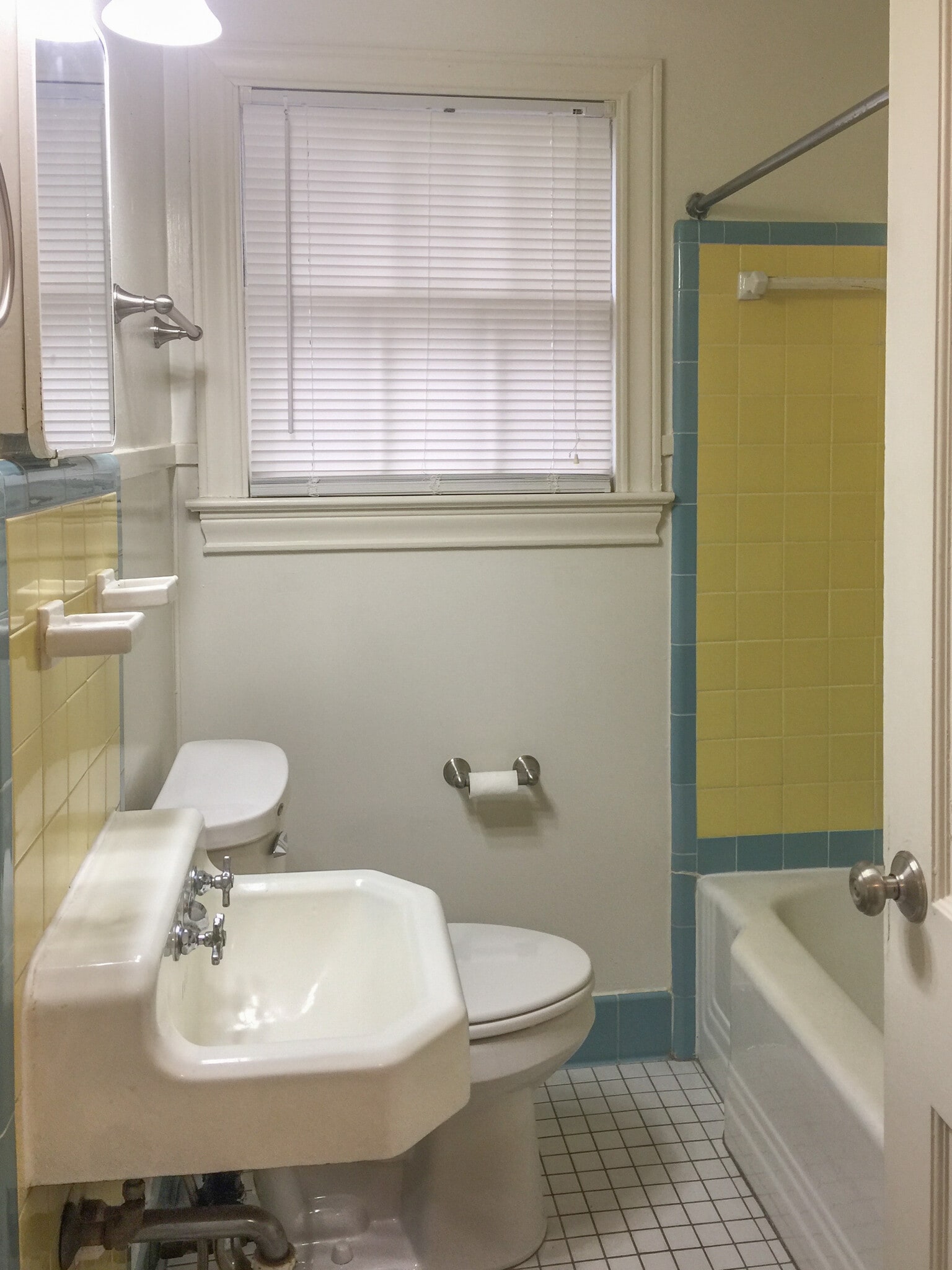 Building Photo - 1912 S Donnybrook Ave