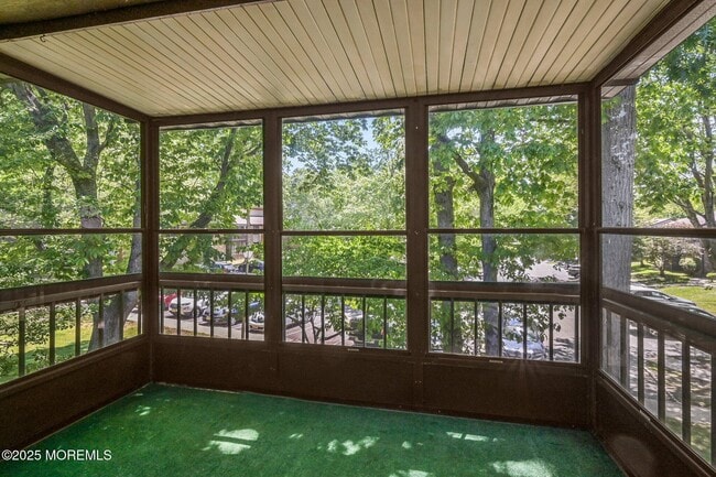 Building Photo - 120 Amberly Dr