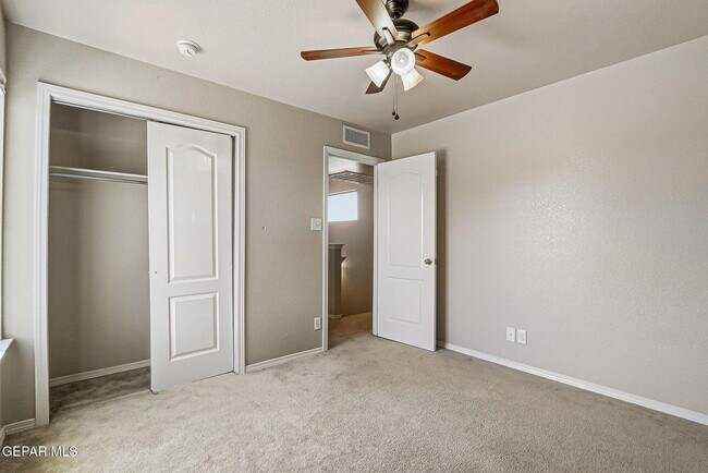 Building Photo - 2300 Glitter Point