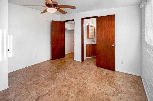 Building Photo - Radiant East Tucson Retreat: Bright 2-Bed with Large Private Backyard