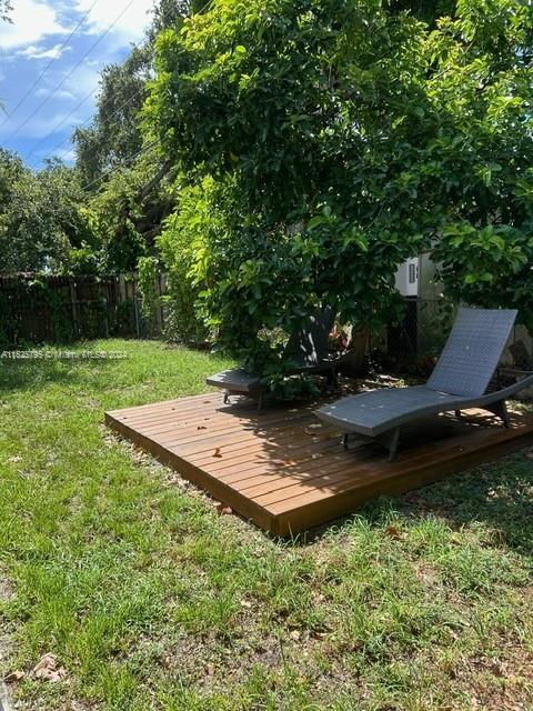 Building Photo - 5810 Hope St