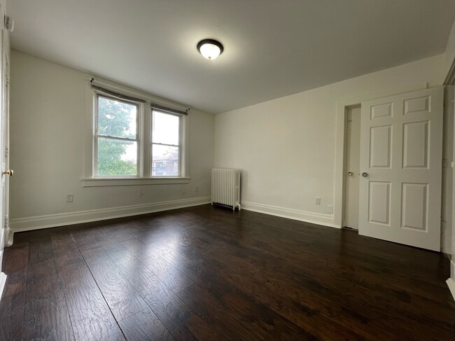 2nd floor east bedroom - 5859 Nicholson St