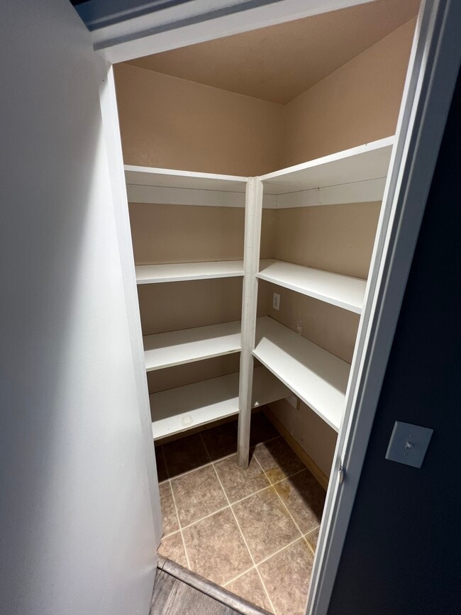 Building Photo - 610-612 12th St NE