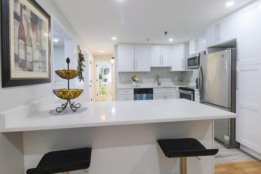 eat in kitchen - 69 Spencer Rd