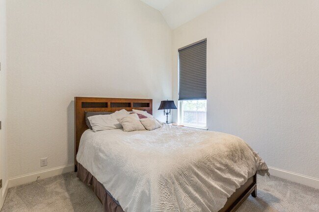 Building Photo - 24502 Emilia Way