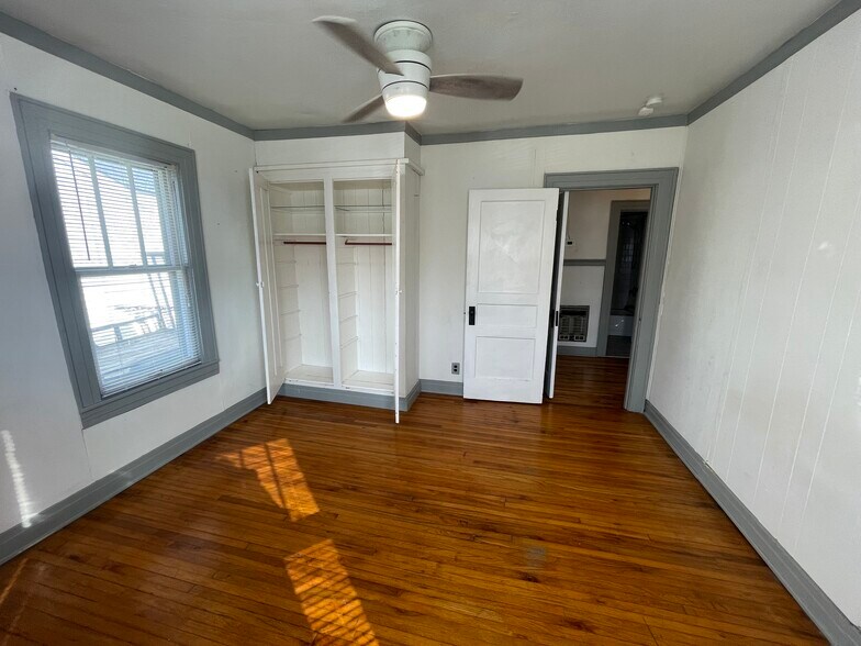 Building Photo - 403 Martin Ave